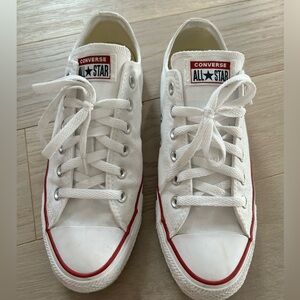 EUC sz 9 white classic converse